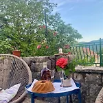 Flower House In Kozica Vakantiehuis