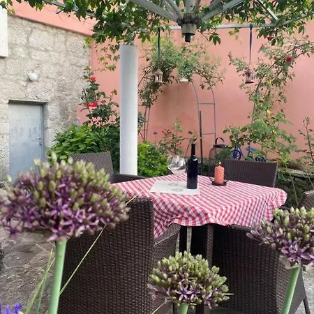Vakantiehuis Flower House In Kozica Vrgorac